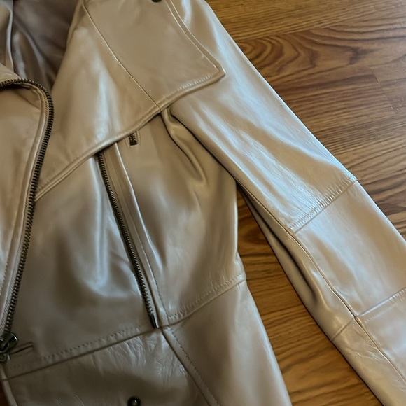 GILI sz 2 cropped leather fitted blush jacket - Picture 4 of 6